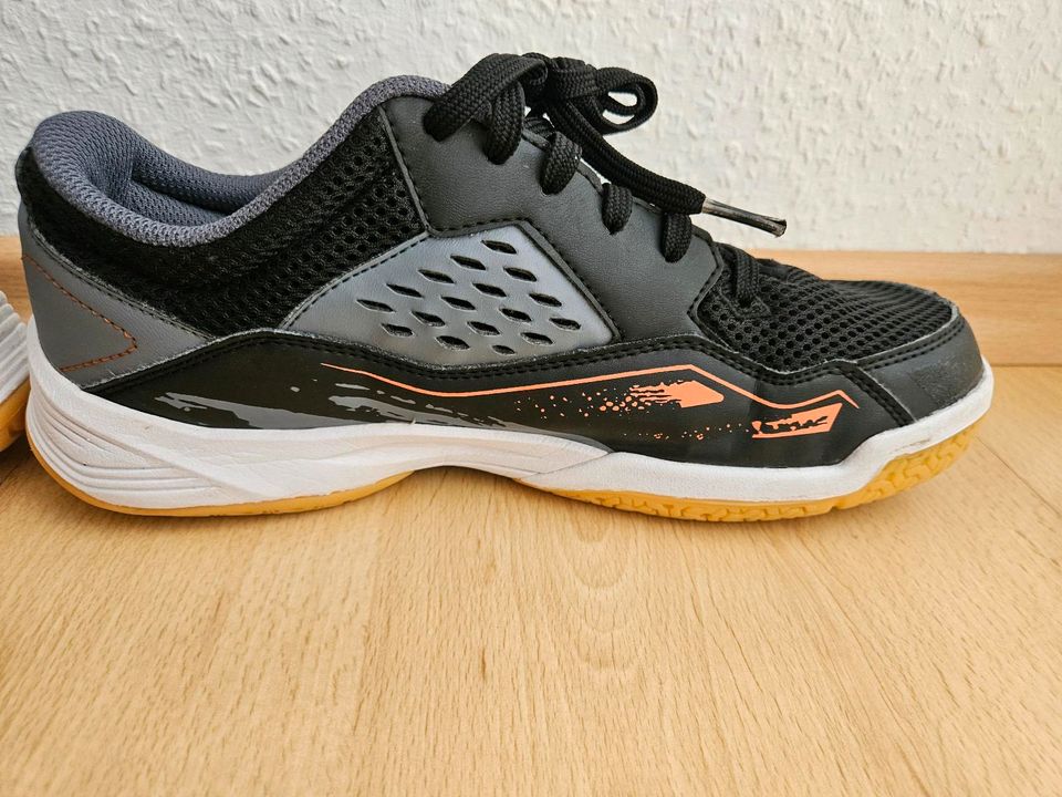 Turnschuhe Decathlon Atorka H100 Gr. 39 in Augustdorf