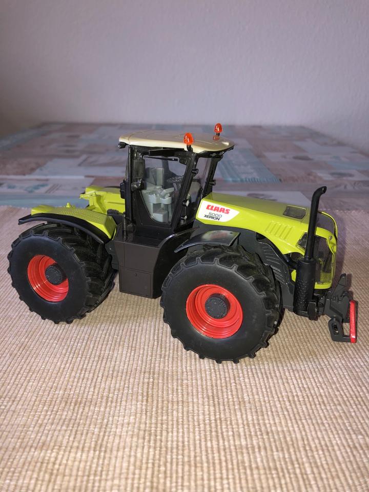 Siku-3217, 2893-Claas Xerion, ClaasCargo 9500, Traktor+Anhänger! in Kabelsketal