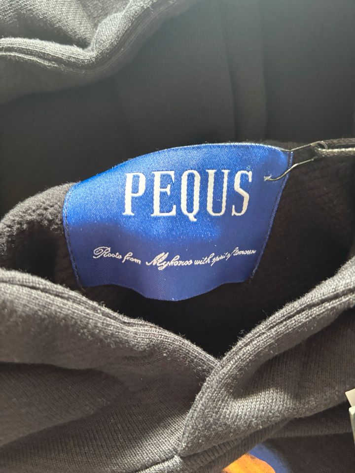 Pequs Hoodie This Kid Was Betrayed “Schwarz”/Black” NEU Gr. L in Troisdorf