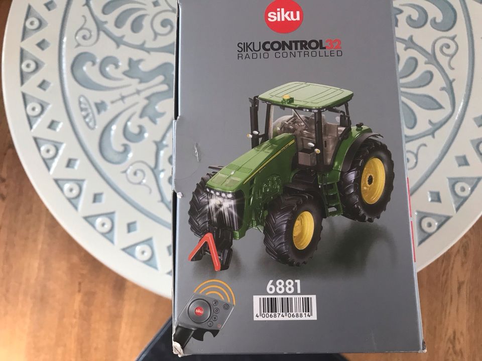 Siku 6881 Control32 John Deere 8345R Traktor TOP mit Verpackung! in Lohr (Main)