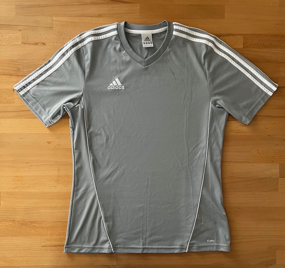 ADIDAS T-Shirt Sportshirt Grau Gr. M in Dinslaken