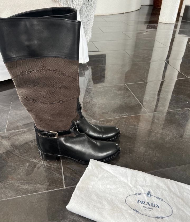 Prada Stiefel mit originalem Beutel in Jünkerath