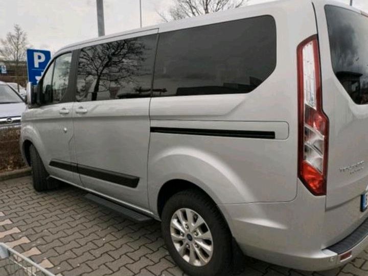 Gepflegten Ford Tourneo Coustom in Gesees