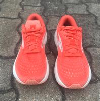 BROOKS Damen Laufschuhe Ghost 16 EU 39 Kr. München - Taufkirchen Vorschau