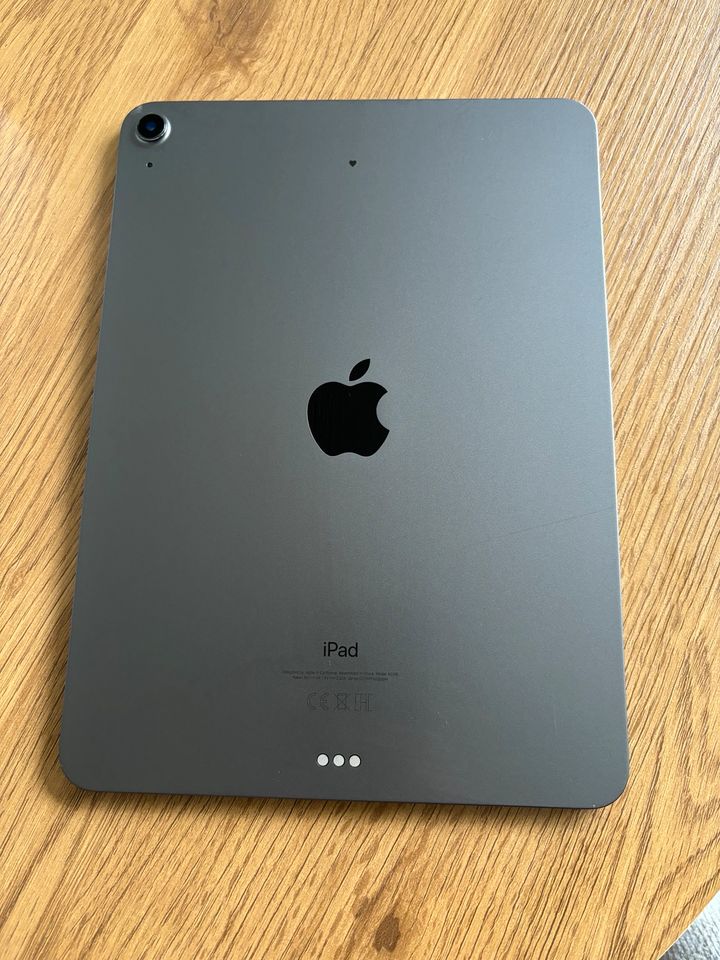 iPad Air 4th Generation 64GB in Liebenscheid