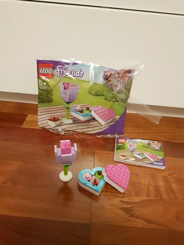 LEGO Friends 30411- Pralinenschachtel & Blume in Troisdorf