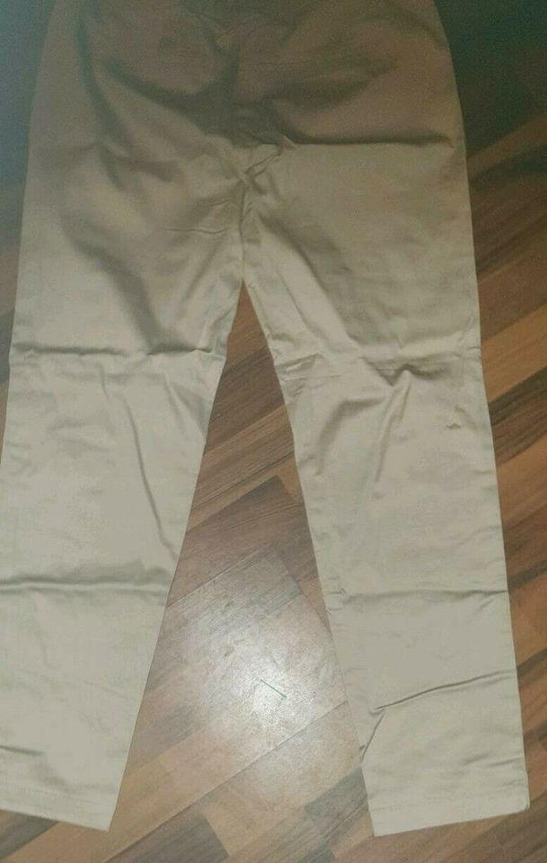 Damenhose beige, Anzughose Gr. 44, schmaler Schnitt in Furth im Wald