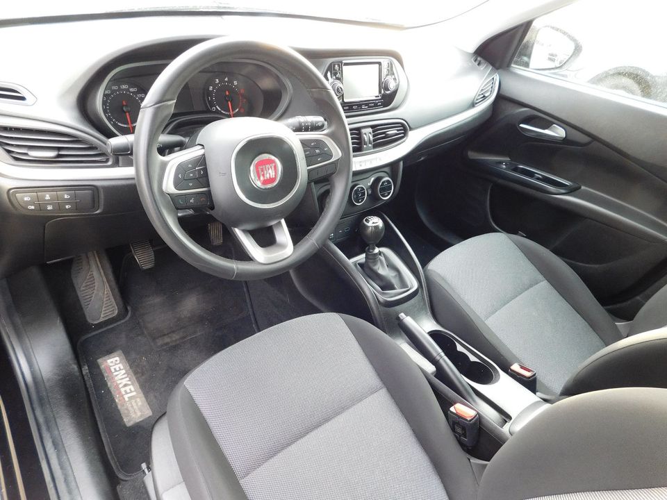 Fiat Tipo 1.4 16V LOUNGE in Anröchte