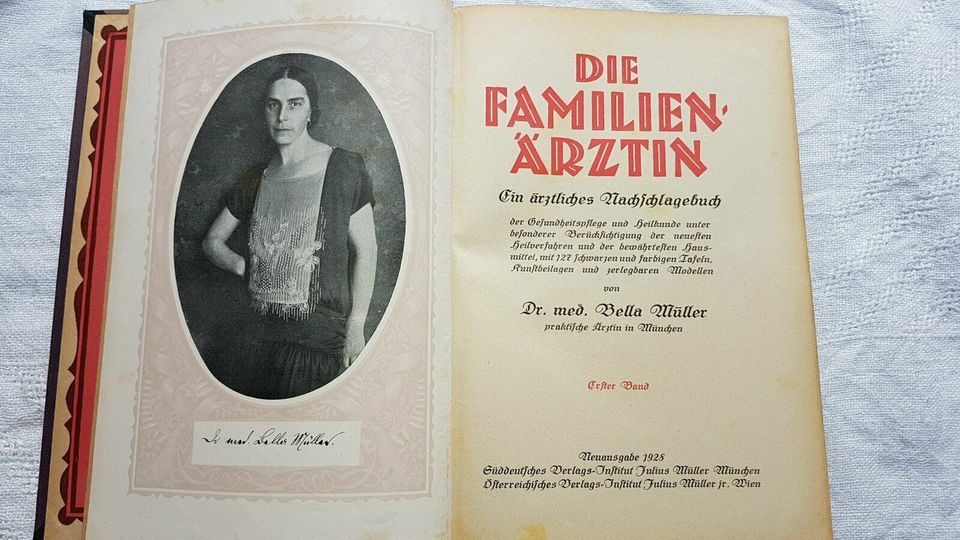 2 Medizin Antik Buch Hebamme Heilpraktiker Arzt Ratgeber Lehrbuch in Nürnberg (Mittelfr)