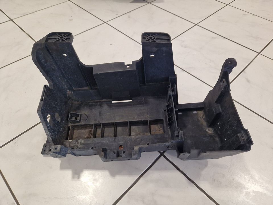 Batteriekasten Batteriehalter Batterie Dodge RAM 1500 68095940AB in  Nordrhein-Westfalen - Fröndenberg (Ruhr) | Ersatz- & Reparaturteile | eBay  Kleinanzeigen ist jetzt Kleinanzeigen