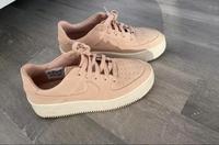 Nike air force rosa leder plateau sehr guter Zustand Hessen - Rodenbach Vorschau