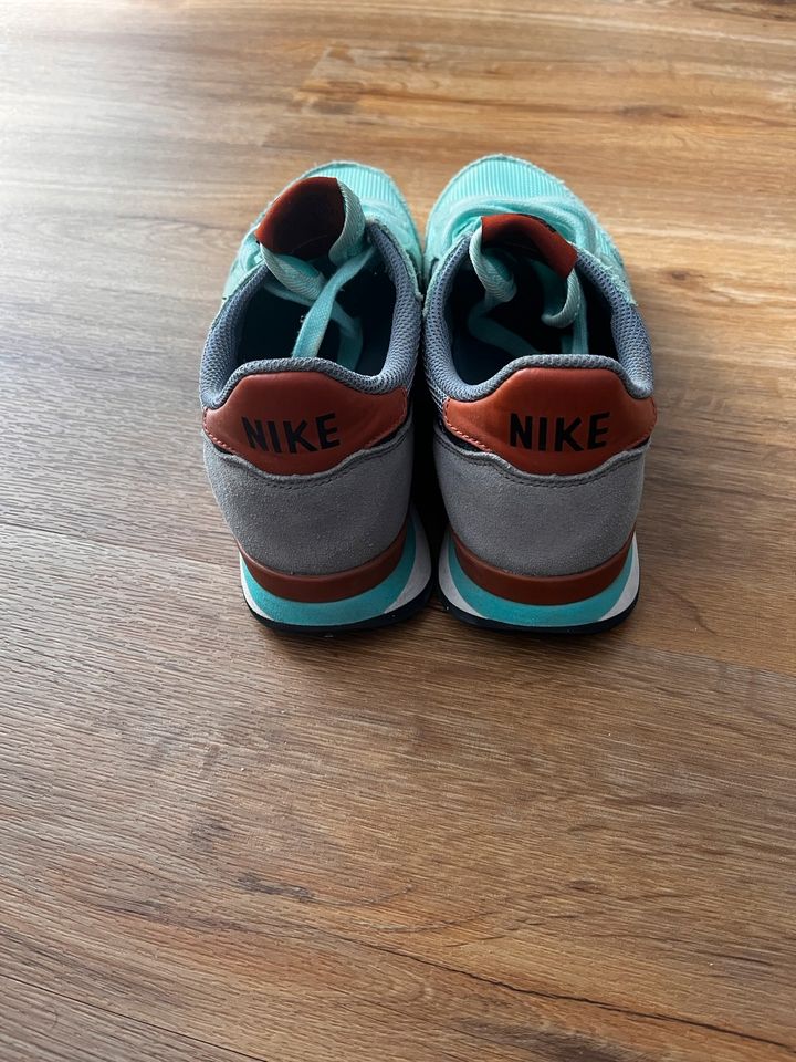 Nike Schuhe 37größen in Karlsruhe