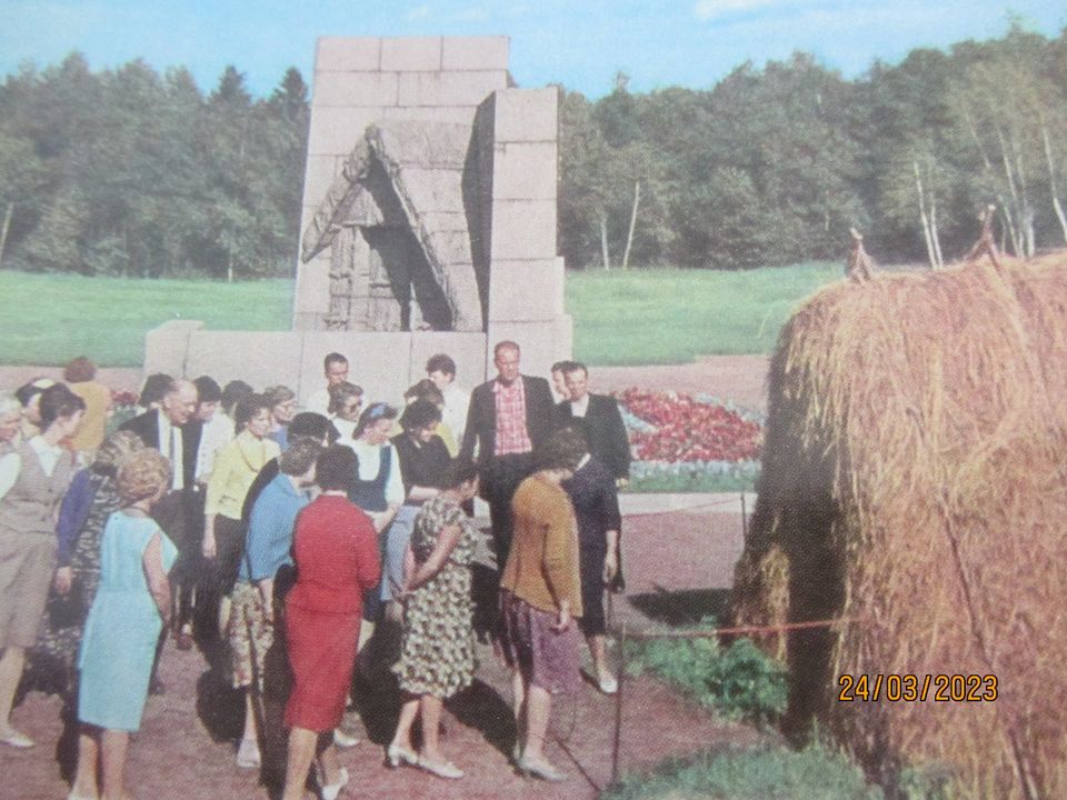 12 postfr. sowjet. Ansichtskarten vom Leninplatz in Razliv (1965) in Mühlenbecker Land