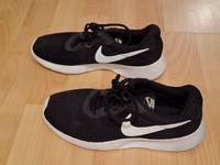 Nike Lauf- und Sportschuhe schwarz Größe 37,5 Brandenburg - Falkensee Vorschau
