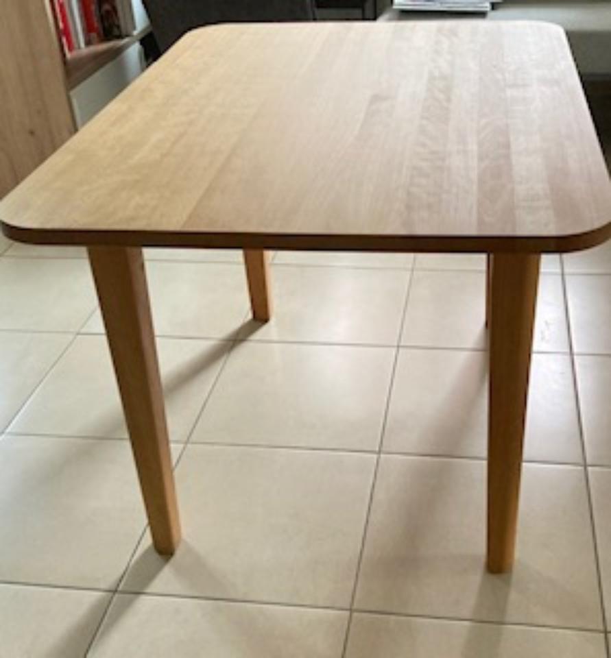 Buche-Massivholz-Tisch von Möbelum - Neuwertig - 120 x 90 cm - in Trebur