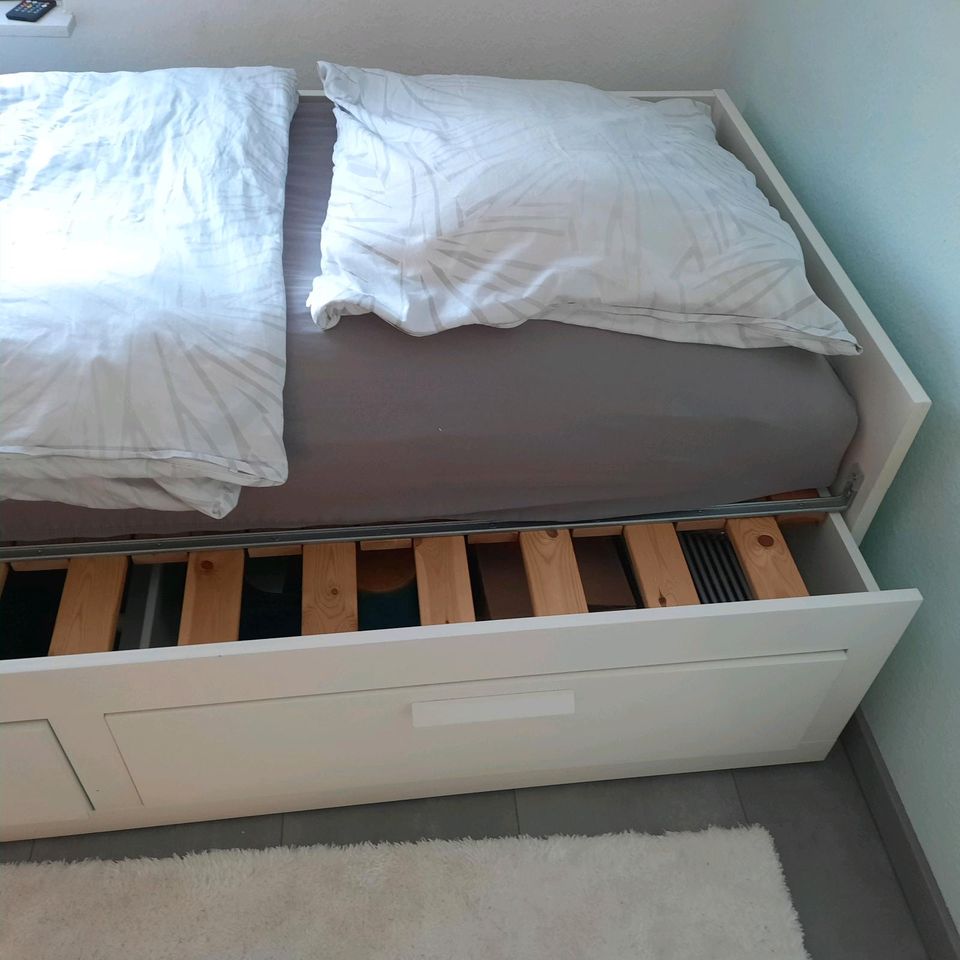 Ikea Bett ausziehbar auf 1,40 m zu verkaufen! in Braunschweig