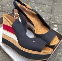 Tommy Hilfiger Sandalen, Größe 39 gebraucht Top Zustand Thüringen - Saalfeld (Saale) Vorschau