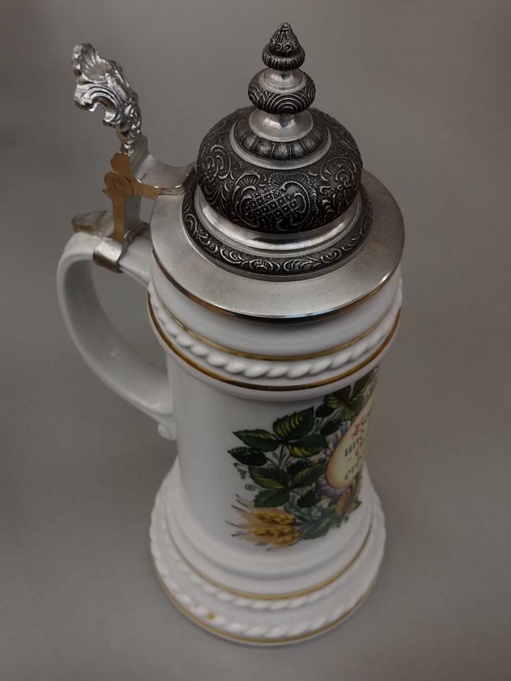 Diverse Bierkrüge, Tonkrüge, teilw. mit Zinn-Deckel, Sammlung in Muggensturm