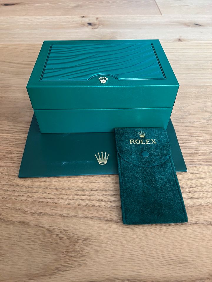Rolex Uhrenbox Größe M inkl. Umkarton in Abenberg