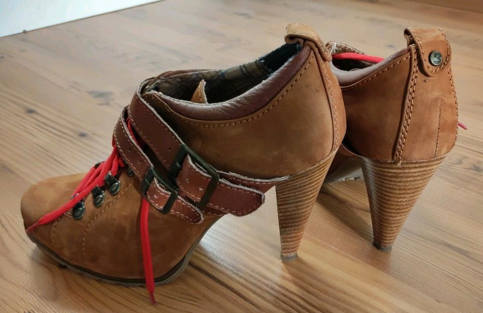 Bullboxer High Heels Leder braun 39 in Berlin