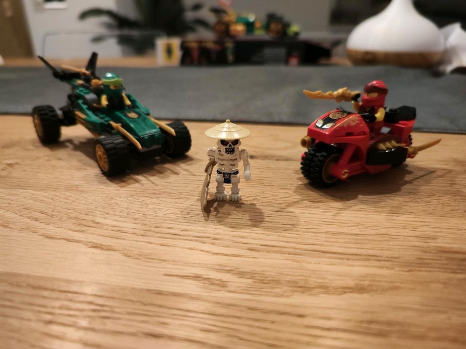 Lego Ninjago Lloyd's Racer Kai's Motorrad Skelett in Oldenburg