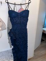 Blaues Kleid Köln - Kalk Vorschau