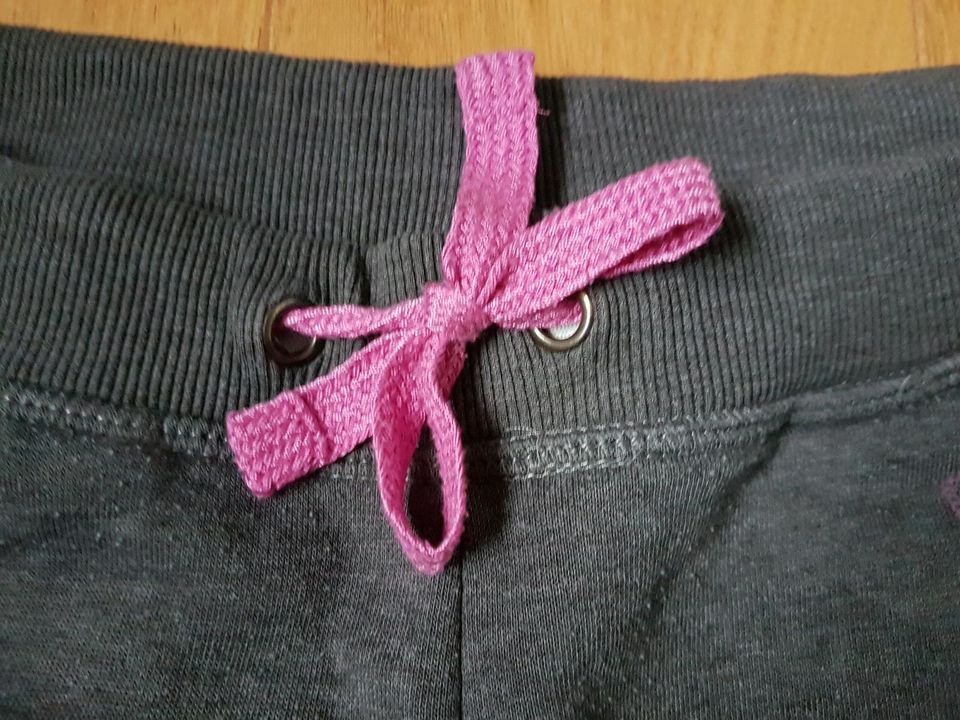 Pocopiano Jogginghose Sweatpants grau pink 152 in Dortmund