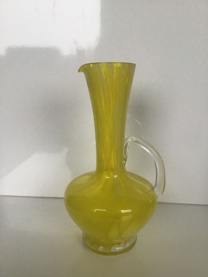 Gelbe Opaline Florence Vase / Karaffe 70er Vintage Mid Century in Düsseldorf