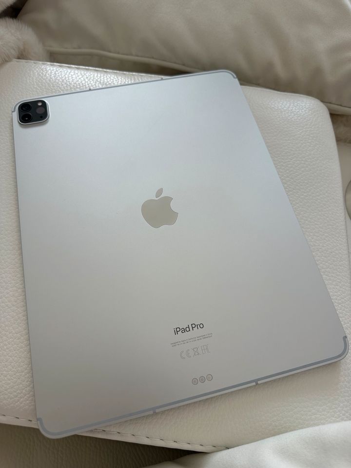 Apple iPad Pro 6. 2022 12.9 1TB mit Keyboard + Pencil in Düsseldorf