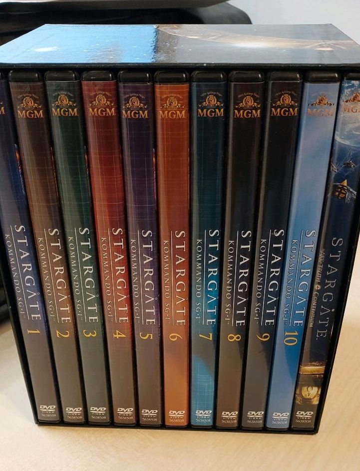 Stargate Kommando SG-1 Komplettbox 62 DVDs in Grafenrheinfeld