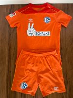 Original Schalke 04 Trikot mit Hose. Nordrhein-Westfalen - Arnsberg Vorschau