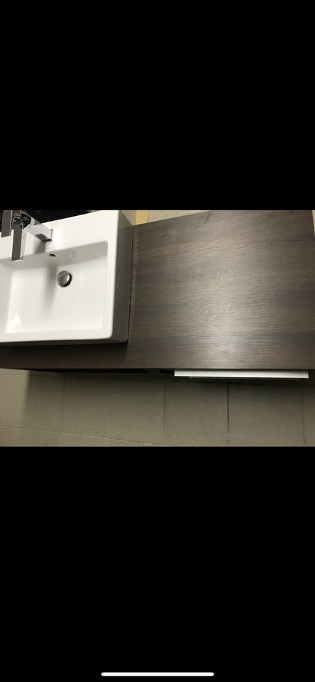 Duravit Vero 60cm Waschtisch+Unterschrank 130cm Neupreis 1500,-€ in Düsseldorf