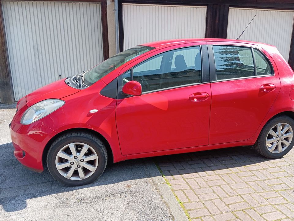 Toyota Yaris 1.0 in Düsseldorf