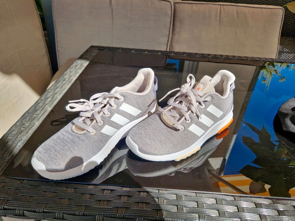 Adidas Sneaker Turnschuhe Freizeitschuhe 36 neuwertig cloudfoam in Hessen -  Dietzenbach | eBay Kleinanzeigen ist jetzt Kleinanzeigen