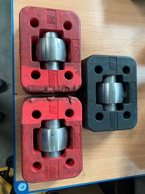 3x gebrauchte Rammpuffer Roll Bumper, 230B.KI.0055 in Ulm