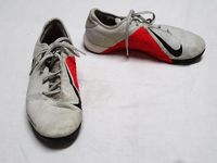 Fußballschuhe Nike Phantom SN Hallenschuhe weiß grau Gr. 36,5 Nordrhein-Westfalen - Neuenkirchen Vorschau