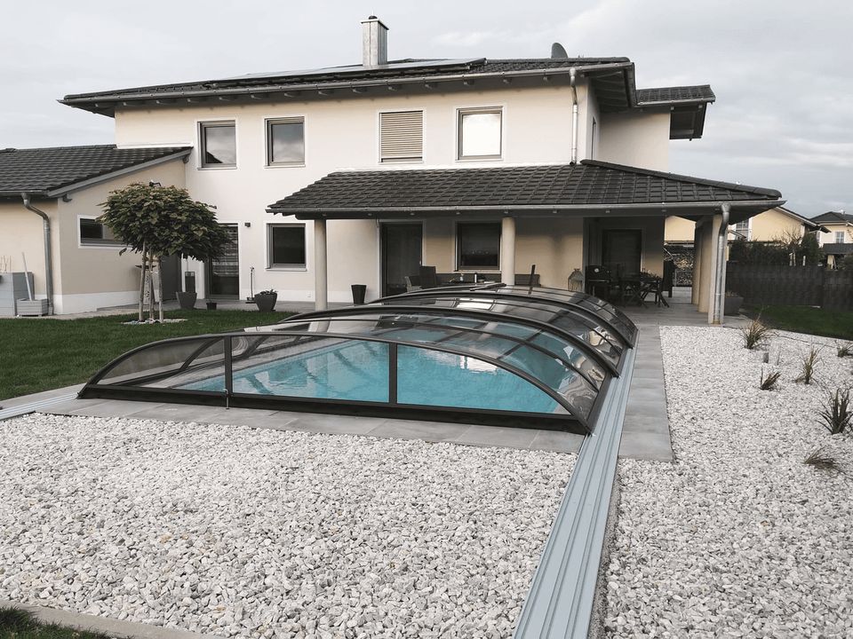 Großzügige Traumresidenz mit Pool und hochwertiger Ausstattung in Osterhofen