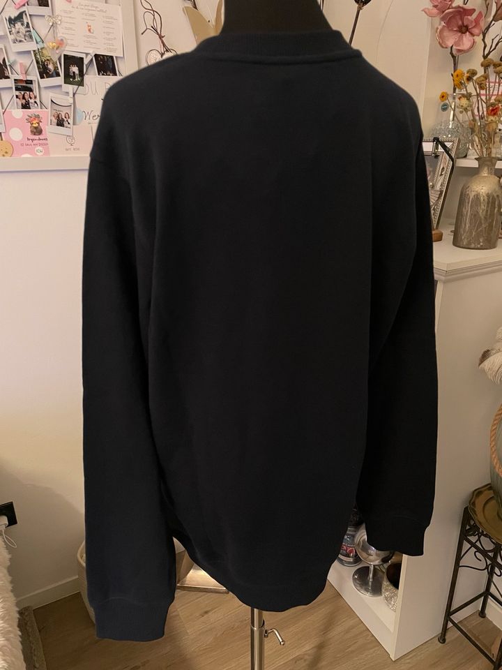 Calvin Klein Sweater in dunkelblau - Größe M - Neu in München