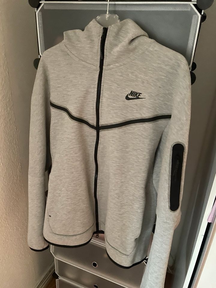 Nike Tech Fleece in Bad Hersfeld