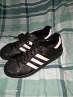 tolle schwarze Adidas Superstar Sneaker Turnschuhe Gr. 42 Niedersachsen - Helmstedt Vorschau