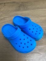 CROCS M2 W4 Gr. 33/34 blau sehr guter Zustand Hausschuhe Kr. München - Gräfelfing Vorschau