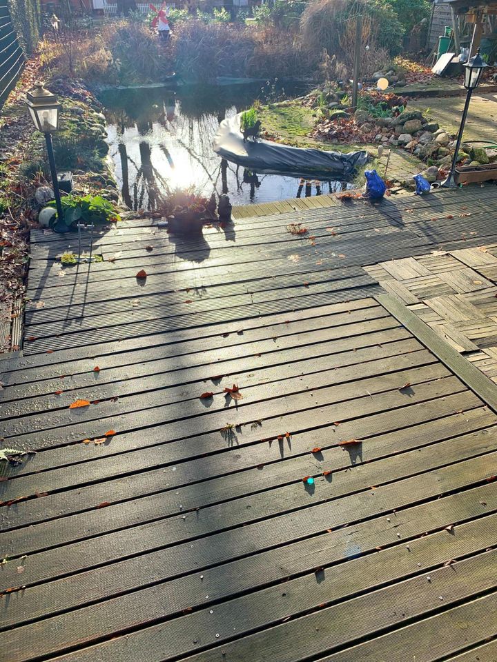 *** Doppelhaushälfte mit schön angelegtem Teich und großem Garten in zentraler Lage von Ahlhorn *** in Großenkneten