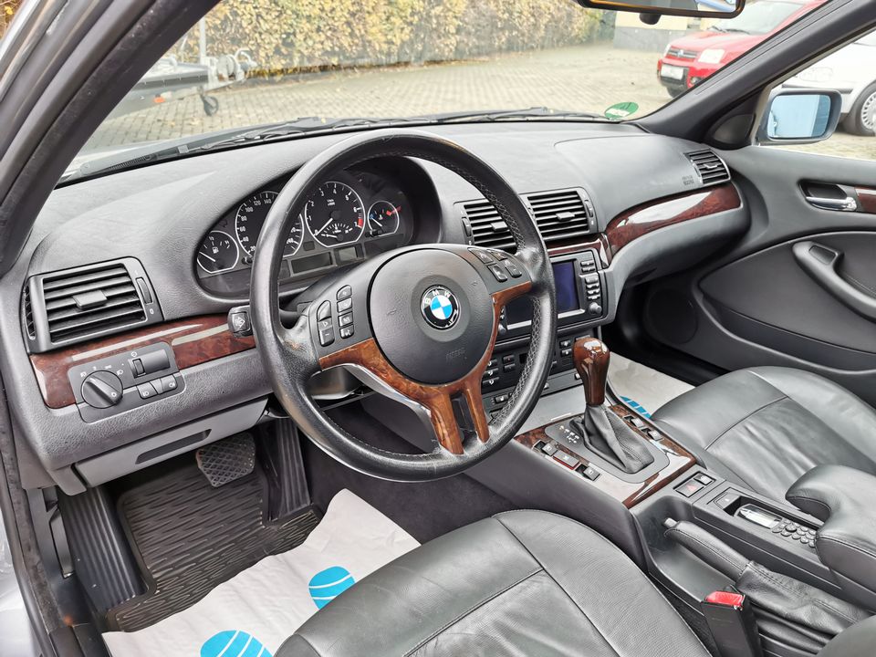 BMW 330 xi Edition Exclusive "LEDER+KLIMA+S.HEFT+ALLRAD" in Elsenfeld