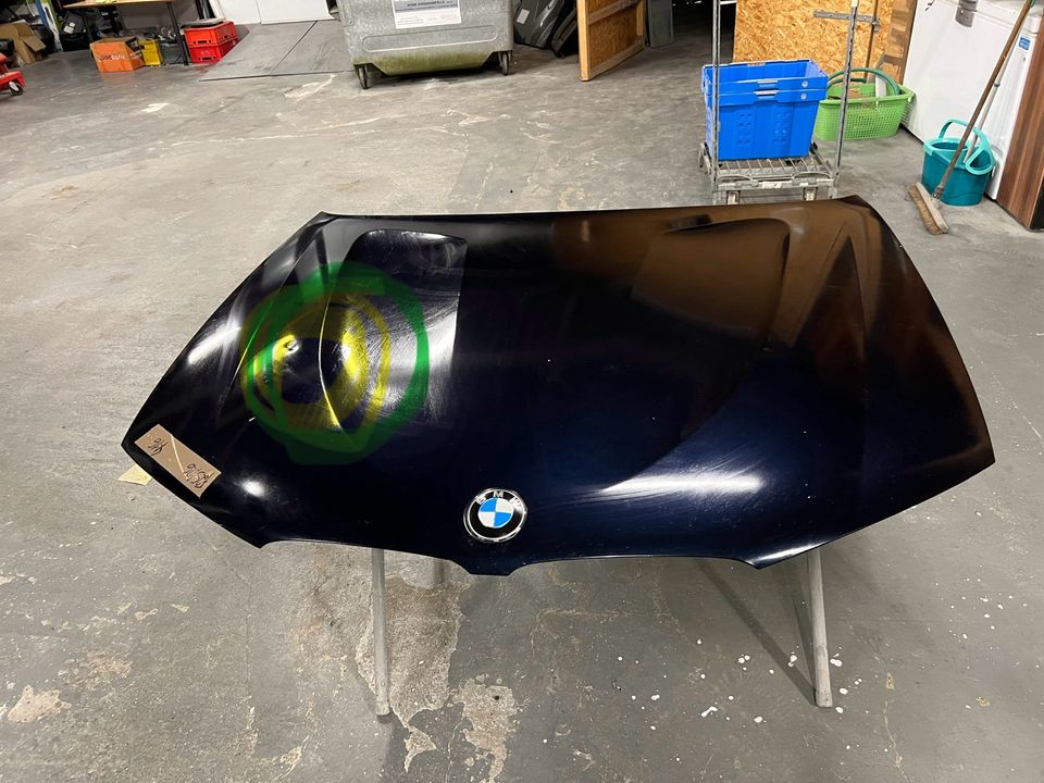 Original BMW F25/F26 Motorhaube Beschädigt in Stelle