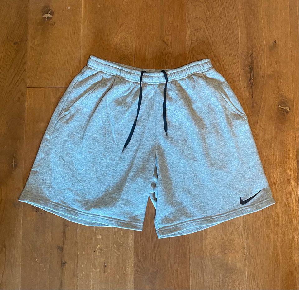 Nike Shorts in Düsseldorf