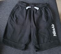 Nike kurze Sweathose Hose Sweatshorts Shorts Gr. 147/152/158 Schleswig-Holstein - Kaltenkirchen Vorschau