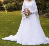 Brautkleid geschlossen, lange Ärmel, schneeweiß mit Spitze Niedersachsen - Bersenbrück Vorschau