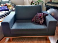 Großer Sessel/kleines Sofa-minimalistisch, Massivholz, marineblau Berlin - Neukölln Vorschau