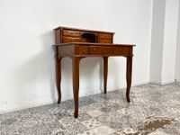 WMK Sehr hübscher und kompakter kleiner Vintage Schreibtisch im englischen Stil mit Aufsatz, Schubladen und schönen Messinggriffen # Arbeitstisch Lady Sekretär Desk Stilmöbel # Lieferung möglich Friedrichshain-Kreuzberg - Friedrichshain Vorschau