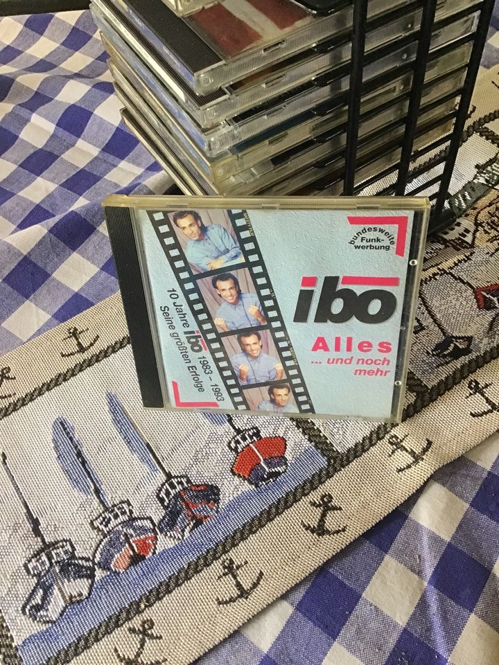 CD Ständer ink. CD‘s Schlager Partymusik 80er 90er in Lemförde